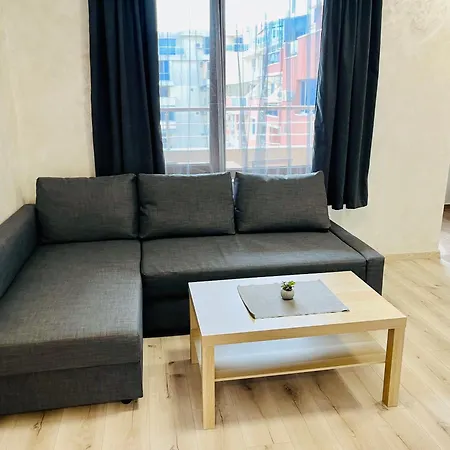 Apartment тутхон